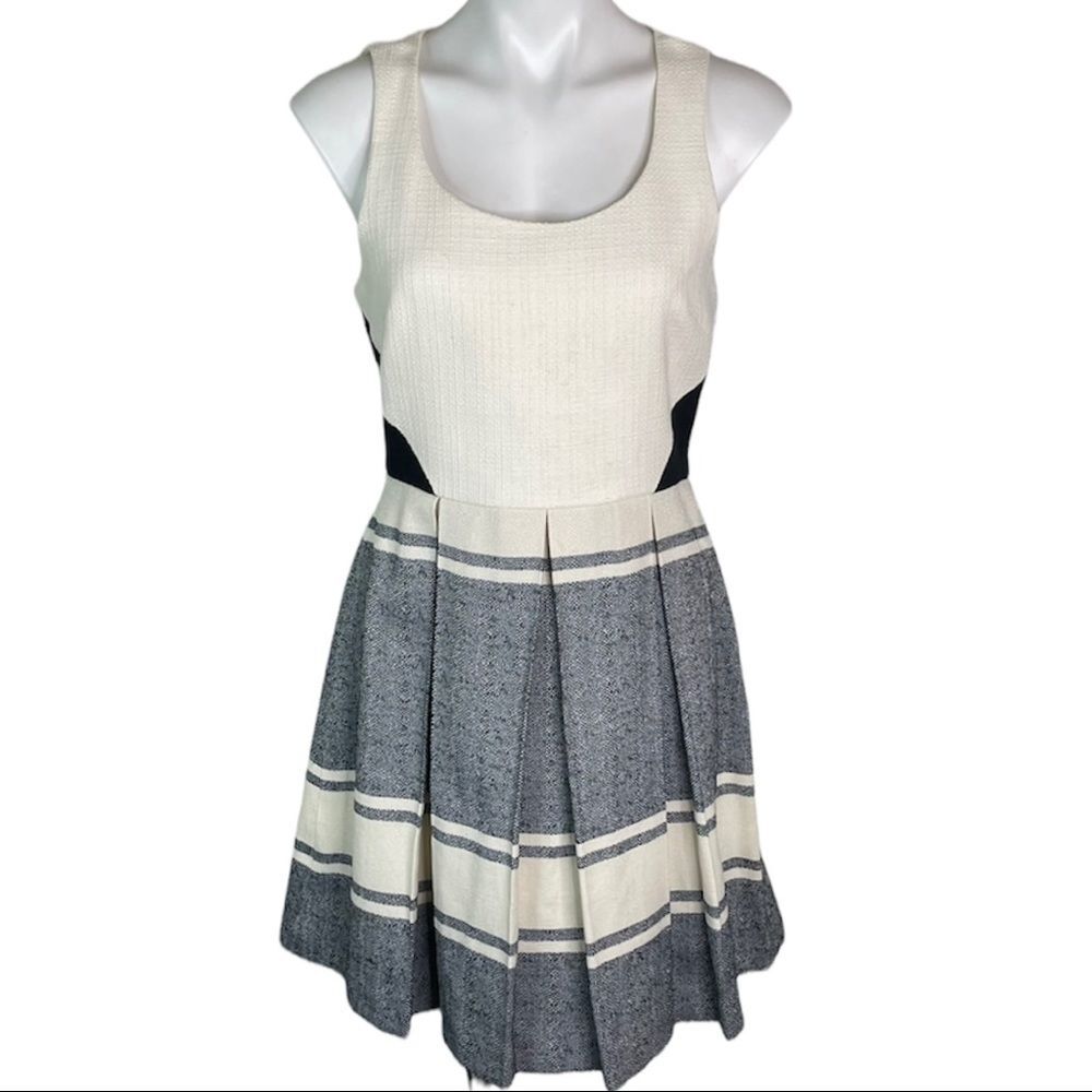 4.Collective Pleated Sleeveless Dress Size 8